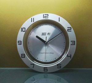 Souvenir Kantor Custom Jam Dinding Kekinian: Sentuhan Modern untuk Lingkungan Kerja