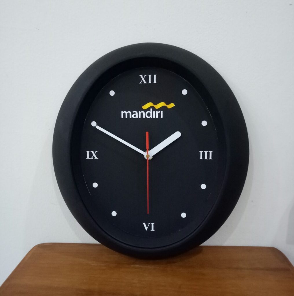 Cara Menggunakan Jam Dinding Custom untuk Mempromosikan Bisnis Anda